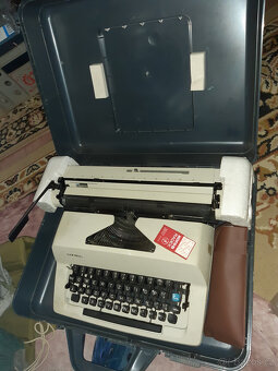 Psací stroj Consul - 2