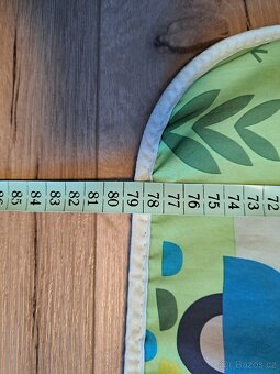 Dětská deka Fisher Price se 4 hračkami na zavěšení - 2