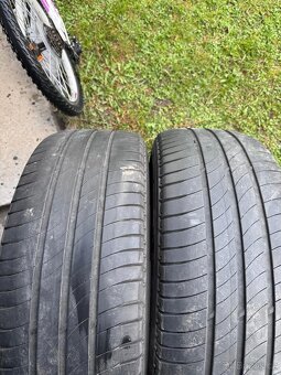 Použité gumy Michelin agilis 235/60r/17c - 2