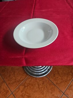 Talíře na zeleninové saláty - 2