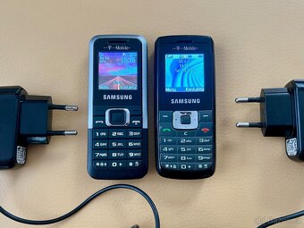 Samsung GT-E1120 a Samsung SGH-B100 - 2