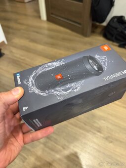 Jbl essential flip - 2