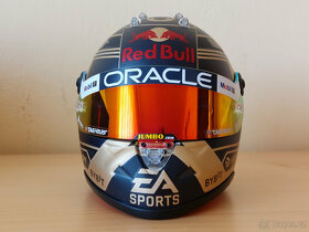 Predám Max Verstappen 2023 Red Bull F1 majstrovská helma 1:2 - 2