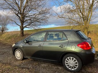 Prodám TOYOTA AURIS, 1,6i – 91 kw, BENZÍN - 2
