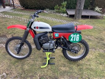 ČZ 250/513 veterán motokros po renovaci - 2