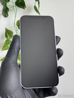 iPhone 12 64GB fialový - 100% baterie - 2