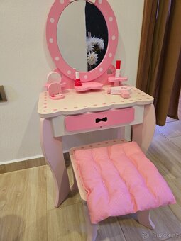 Playtive Dřevěný dětský toaletní stolek - 2