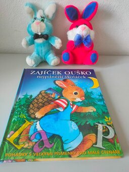 Zajíčci s knihou - 2