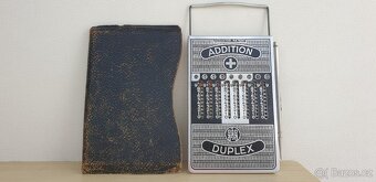 MECHANICKÁ PATENTOVANÁ KALKULAČKA V POUZDRU + TUŽKA,ADDIATOR - 2