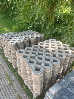 Zatravňovací dlažba 60x40x8 cm - 50m2 - 2