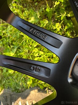 Alu kola Alutec 18" černá – sada 4 ks - 2