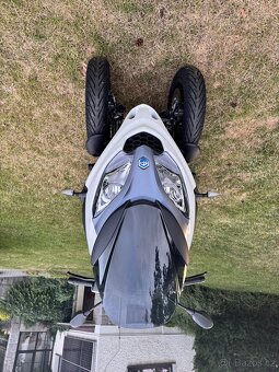 TŘÍKOLKA PIAGGIO MP3 300 HPE - 2