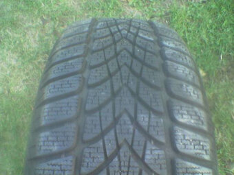 Prodej starších různých značek pneu. o rozměru 205-55-16. - 2