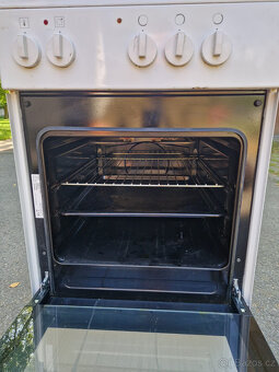 ELEKTRICKÝ SPORÁK - 2