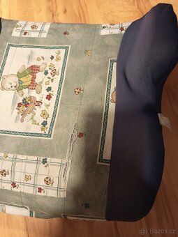 Dětský podsedák do auta - 2