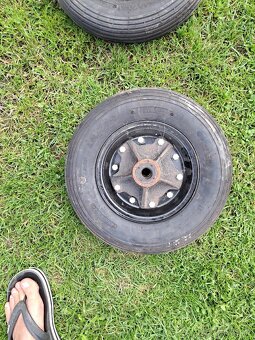 Prodam nove kola na ložiskách litinové náboje plech disk - 2