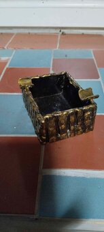 Kovový popelník - 2