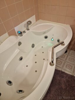 Hydromasážní vana - 2