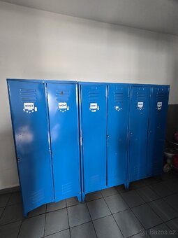 Plechové šatní skříňky - 2