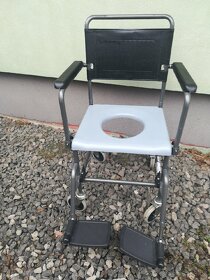 Toaletní židle na kolečkách - 2
