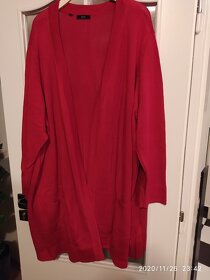 Krásný a velký červený svetrový kabátek, dvě kapsy cca 4-5XL - 2