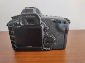 Zrcadlovka Canon 5D s objektivem . Super cena 17 500 Kč - 2