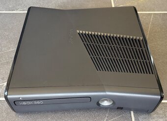 Xbox 360 + Kinect, ovladač, hry - 2