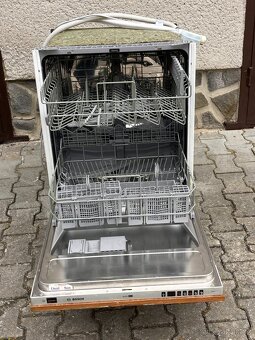 Vestavná myčka Bosch - 2