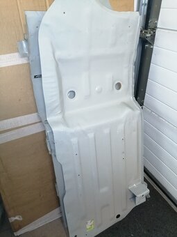Podlaha Suzuki Samurai. - 2