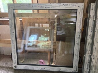 Okno PVC Gealan 1460x1435MM, antracit/bílá, trojsklo Ug=0.5 - 2
