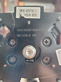 Stojan na monitor Samsung CHG70 - 2