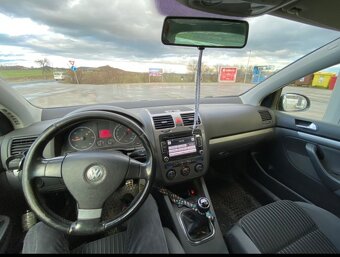 VW Golf 5 - 2