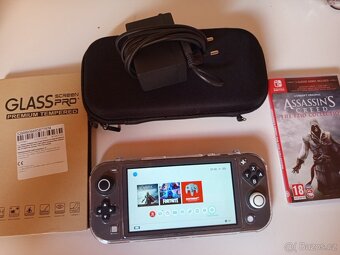 Nintendo Switch lite v krásném stavu - 2