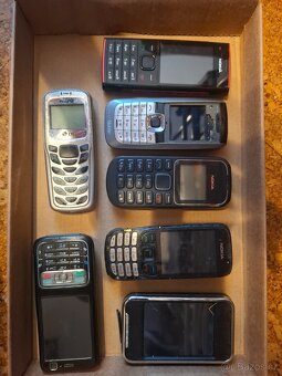 Staré mobily nefunkční - 2