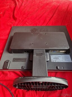 Monitor LG - 2