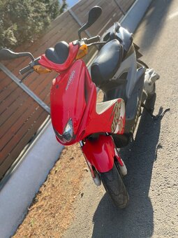 Skútr Yamaha Aerox 100 - 2