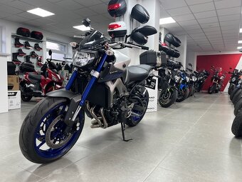 YAMAHA MT 09 - 2