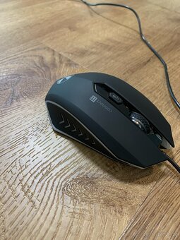 Klávesnice a myš - 2