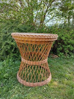 Prodám proutěný stolek - 2