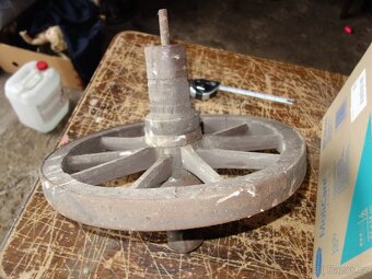 Masivní kolečko od trakaře - 2