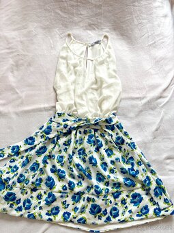 Luxusní šaty rinascimento - 2