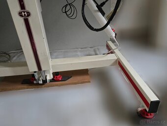 Speciální el. polohovací pracovní stůl - 2