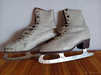 Dívčí / dámské lední brusle - 2