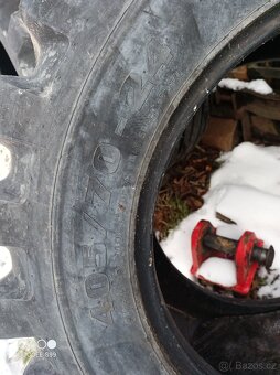 Pneu 405/70R24 - 2