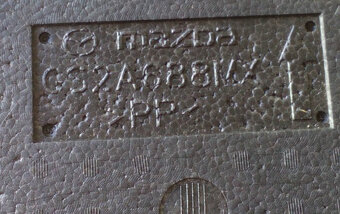 mazda - box na nářadí - 2