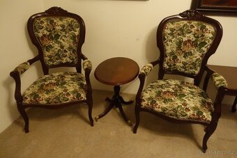 Stoličky a stolík - 2