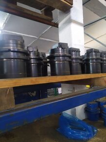 HYDROMOTORY, REDUKTORY POJEZDU - 2