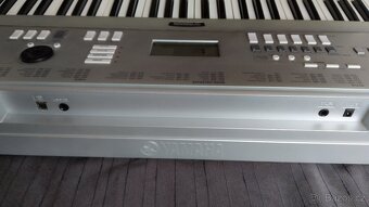 Klávesy Yamaha DGX 220 - 2
