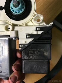 motor stahovačky passat b6. - 2