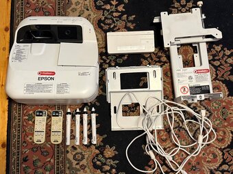 Epson EB-1430Wi – interaktivní short-throw projektor - 2